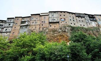 Casas Colgantes